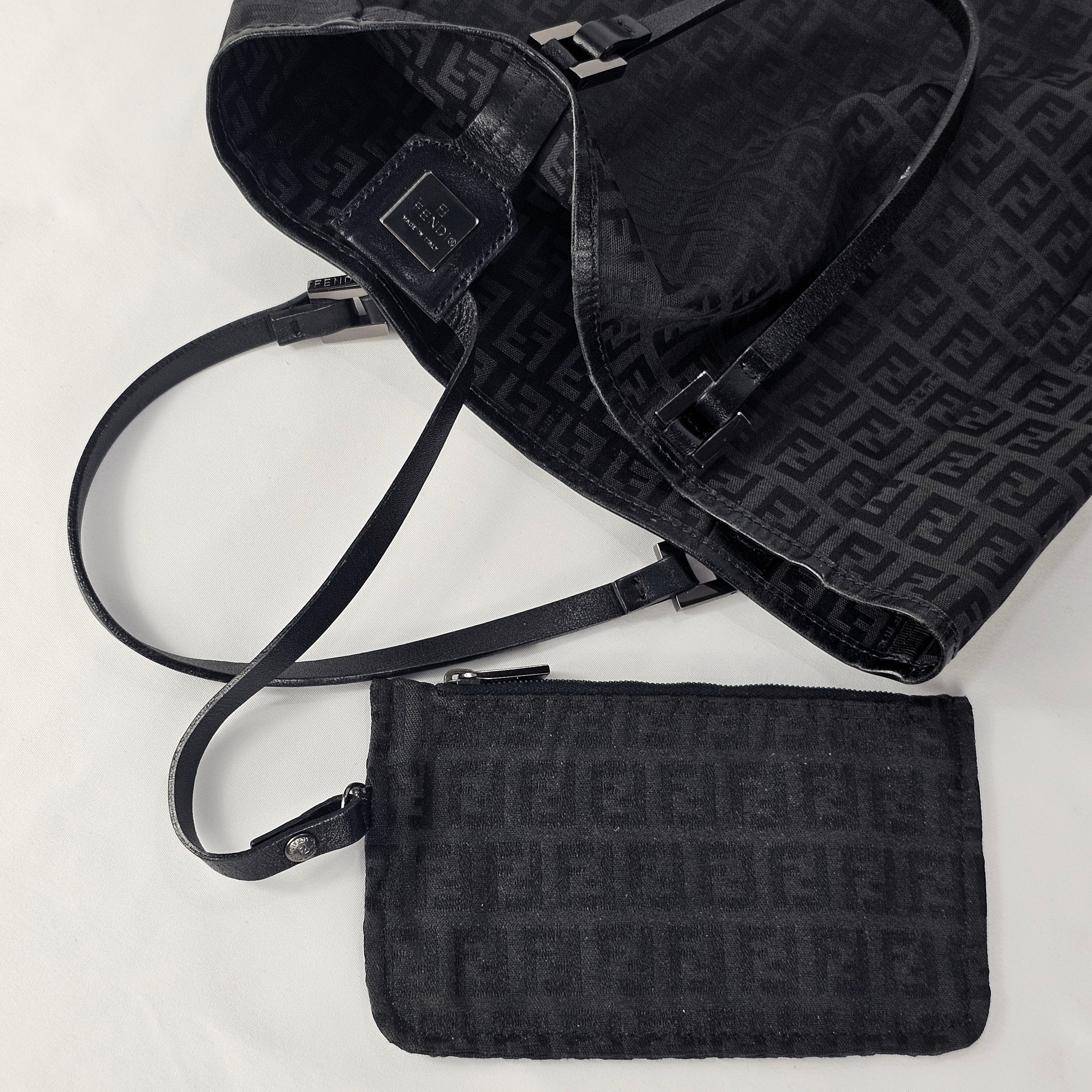 Fendi Tote Bag Vintage Zucchino in tela e pelle nera