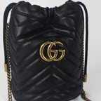Gucci GG Marmont Small Bucket Bag Nera in Pelle Matelassé