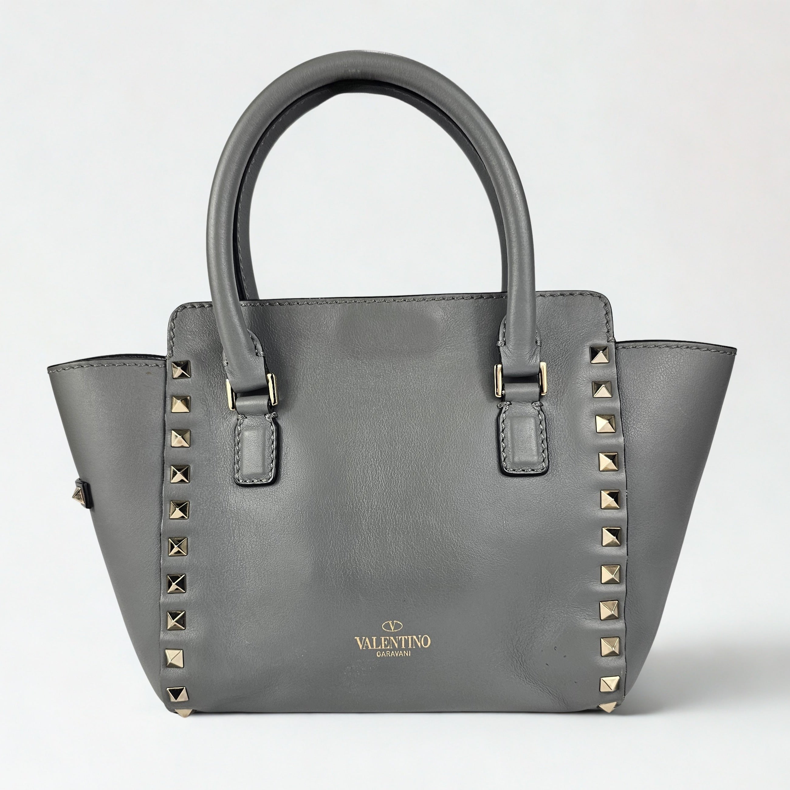 Valentino Garavani Rockstud Small Bag in pelle grigia
