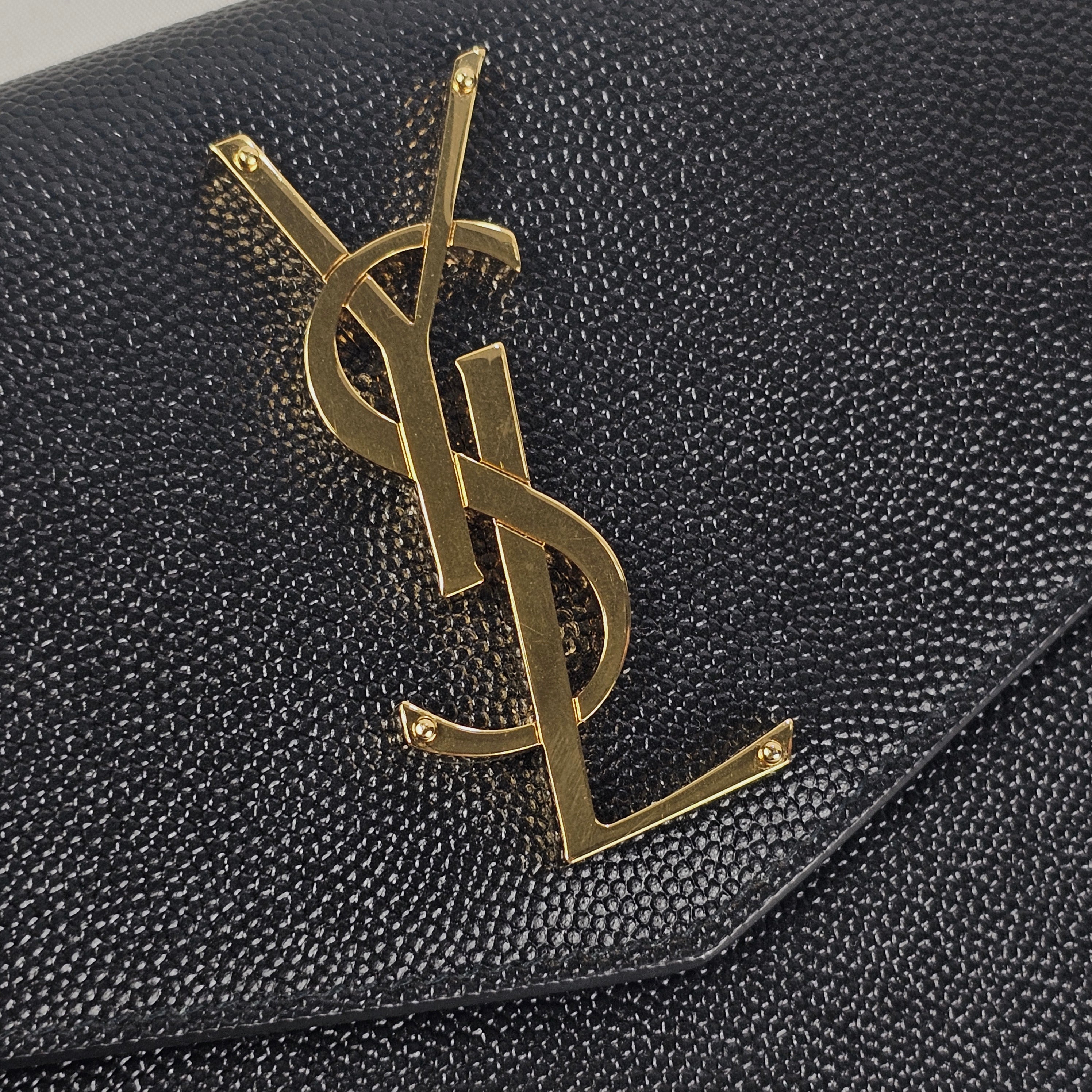 Saint Laurent Uptown Pochette Nera in Pelle Grain de Poudre