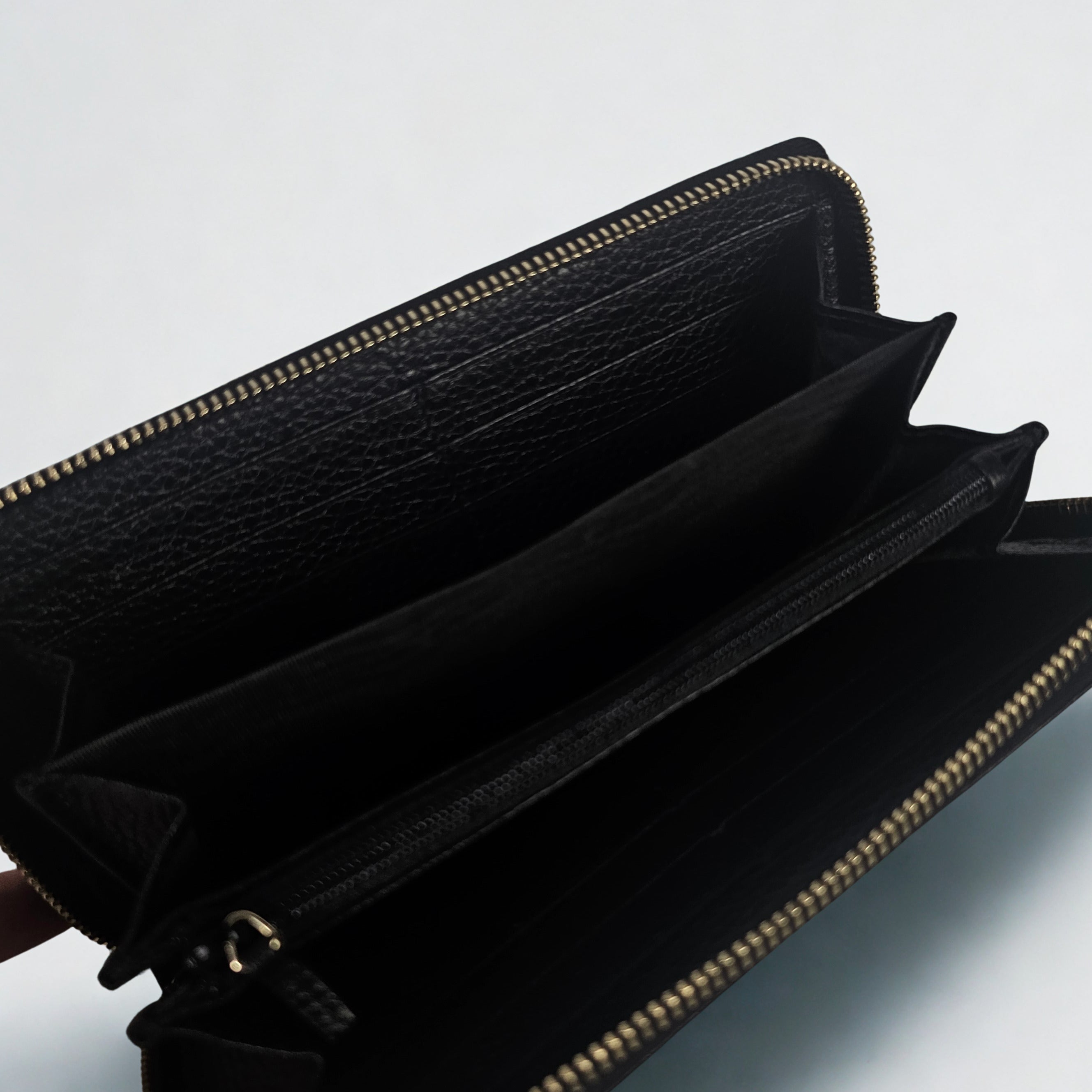 Gucci Soho Zip Around Wallet in pelle nera