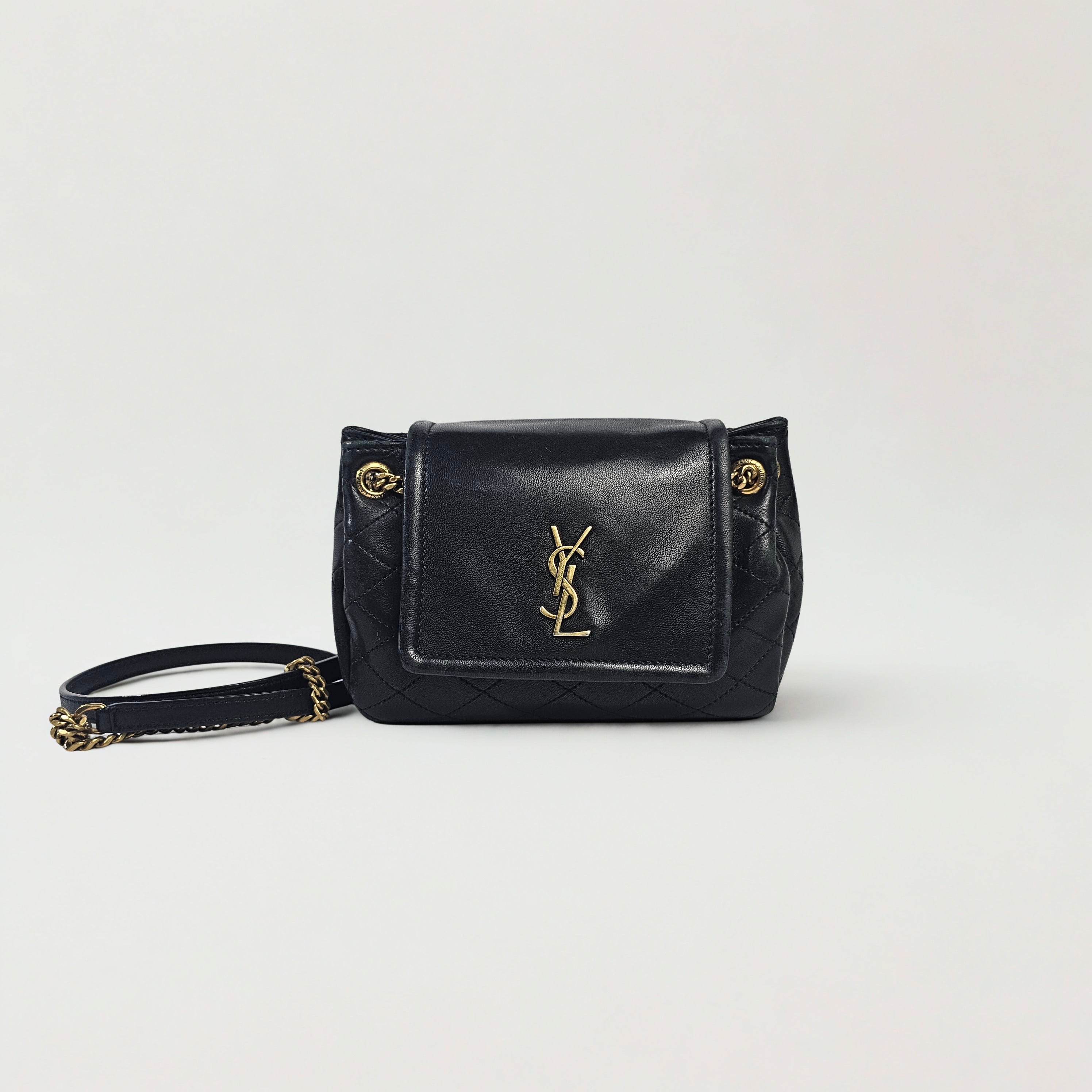 Saint Laurent Mini Nolita in pelle nera trapuntata con finiture oro